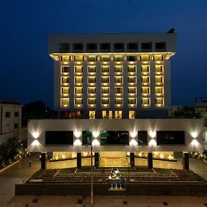 Vivanta Vijayawada, Mg Road